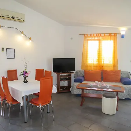 Ivanka - Srd320 By Interhome *